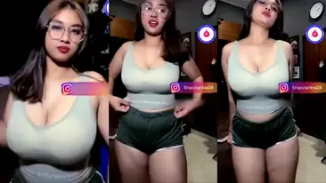 Tarian Selebgram Cantik Bikin Salfok Semua Pandangan